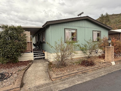 20055 Oregon 62 unit 42, Eagle Point, OR 97524 - photo 2