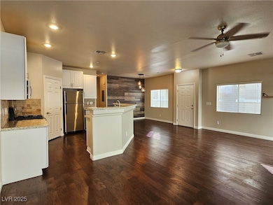 5545 Dueces Wild Ct unit 103, Las Vegas, NV 89122 - photo 6