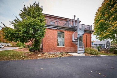 37 Forrester St unit 4, Newburyport, MA 01950 - photo 4