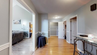 135 Hickory St, Harrodsburg, KY 40330 - photo 5