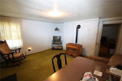 Spacious Living Room w/ Gas Heater