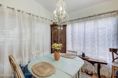 252 N Rock St-14