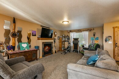 2020_09_30_3030_sw_deschutes_dr_rdm-10