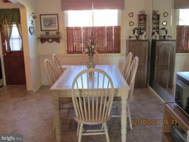 1502 Chilworth Ave, Middle River, MD 21220 - photo 3