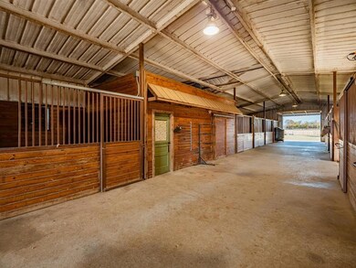 300 Hubbard Ln, Lipan, TX 76462 - photo 5