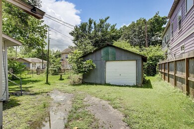 911 Yale St, Houston, TX 77008 - photo 7