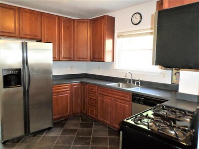 Beautiful cabinetry! Stainless steel appliances!