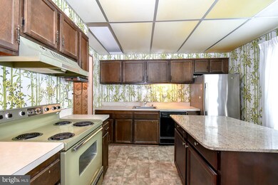 6004 Ticonderoga Ct, Burke, VA 22015 - photo 3