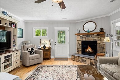 46 Gosling Cir E, Hendersonville, NC 28792 - photo 2