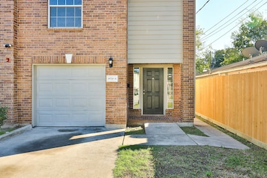 4624 Larkspur St unit B, Houston, TX 77051 - photo 3