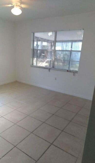 Leo family room