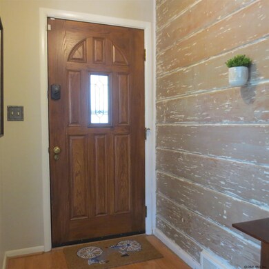 1154 Keyes Ave, Schenectady, NY 12309 - photo 2