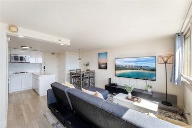 445 Seaside Ave unit 2620, Honolulu, HI 96815 - photo 5