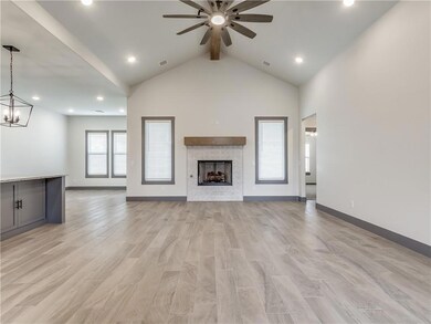 1404 Monterey Dr, Norman, OK 73072 - photo 7