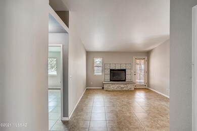 2561 W Whisbrook Ln, Tucson, AZ 85741 - photo 4