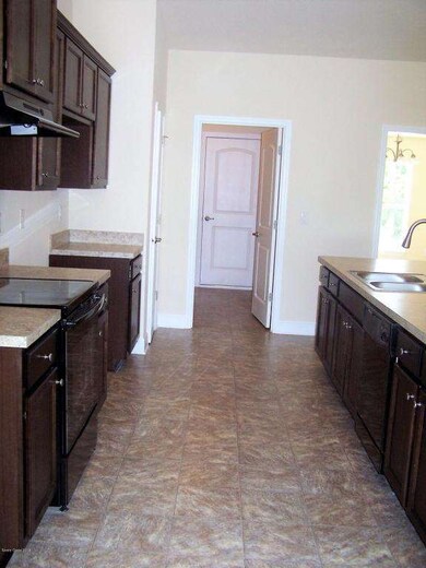 2117 Kitchen picture 2