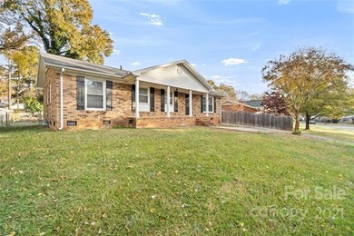 ALL BRICK, 3 Bedroom, Ranch style Home with covere