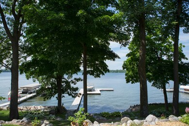 Spectacular Lakeshore