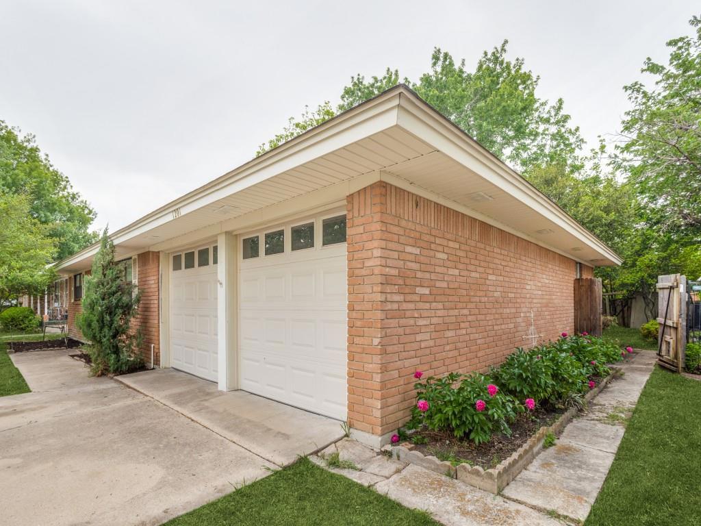 1201 Hillcrest St, Denton, TX 76201 - photo 4