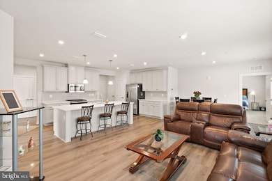 46270 Mount Allen Terrace unit 201, Sterling, VA 20164 - photo 4