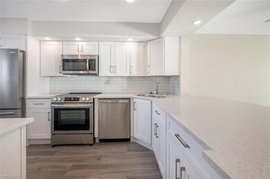 BRAND NEW KITCHEN, WHITE CUSTOM CABINETS AND ALL HIGH END STAINLESS APPLIANCES
