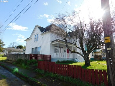 303 A St, Myrtle Point, OR 97458 - photo 3