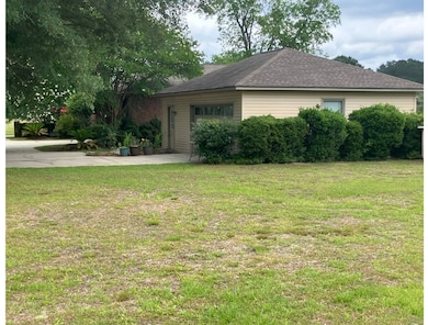 Detached garage from extra lot view