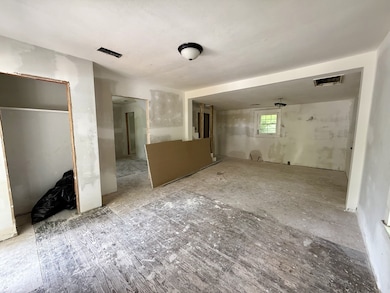 10261/2 Bridge St, Columbia, TN 38401 - photo 2