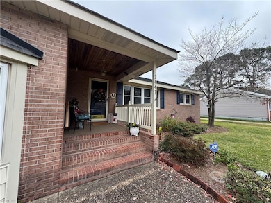 1441 Boxwood Dr, Chesapeake, VA 23323 - photo 3