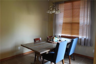 933 NE 30th St, Moore, OK 73160 - photo 6