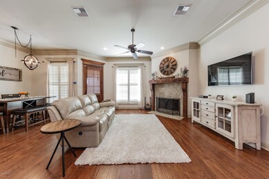 108OakShadowsDr-16-2