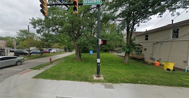 16671 Broadway Ave, Maple Heights, OH 44137 - photo 2