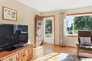 7734 Hascall St, Omaha, NE 68124 - photo 3