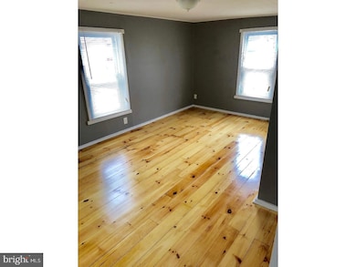 129 W Washington St, Paulsboro, NJ 08066 - photo 4