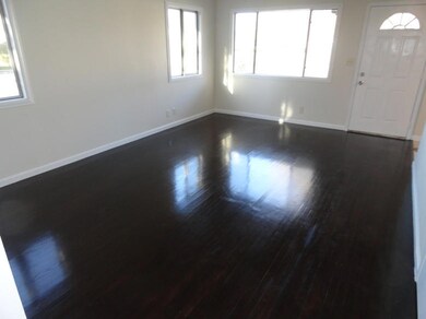 LIVING ROOM/OAK FLOOR