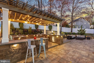 12882 Crouch Dr, Fairfax, VA 22030 - photo 5