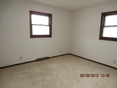 10626 Oakland Dr, Portage, MI 49024 - photo 5