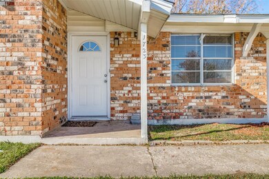 1723 S Center St, Denison, TX 75021 - photo 2