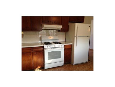 Gas Stove and Refrigerator Stay with Property!