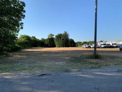 3601 Plaza Ct E, Granbury, TX 76049 - photo 2