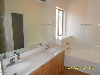 Tonot M Bath