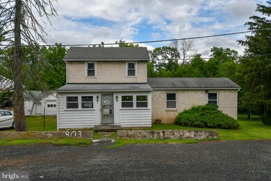 803 Maurer Rd, Pottstown, PA 19465 - photo 3