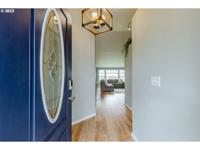 1065 N 1st St, Creswell, OR 97426 - photo 4