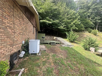 15 Woodland Dr, Madison, WV 25130 - photo 5