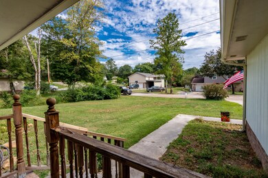 7303 Shamrock Ln-5