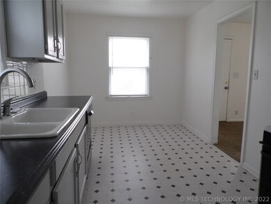 808 N 9th St, Sapulpa, OK 74066 - photo 5