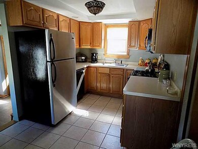 Kitchen NIcely updated!