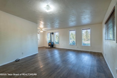 4 living room from front door