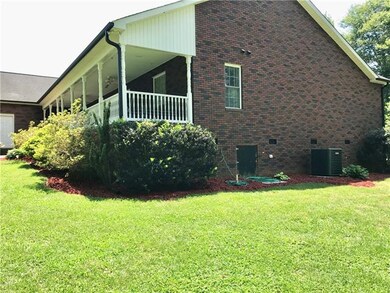 170 Barringer Dr, Statesville, NC 28625 - photo 7