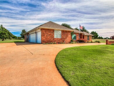 Huge 3 Car Garage!